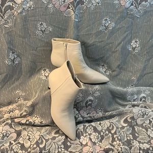 Kensie White Leather Ankle  Boots